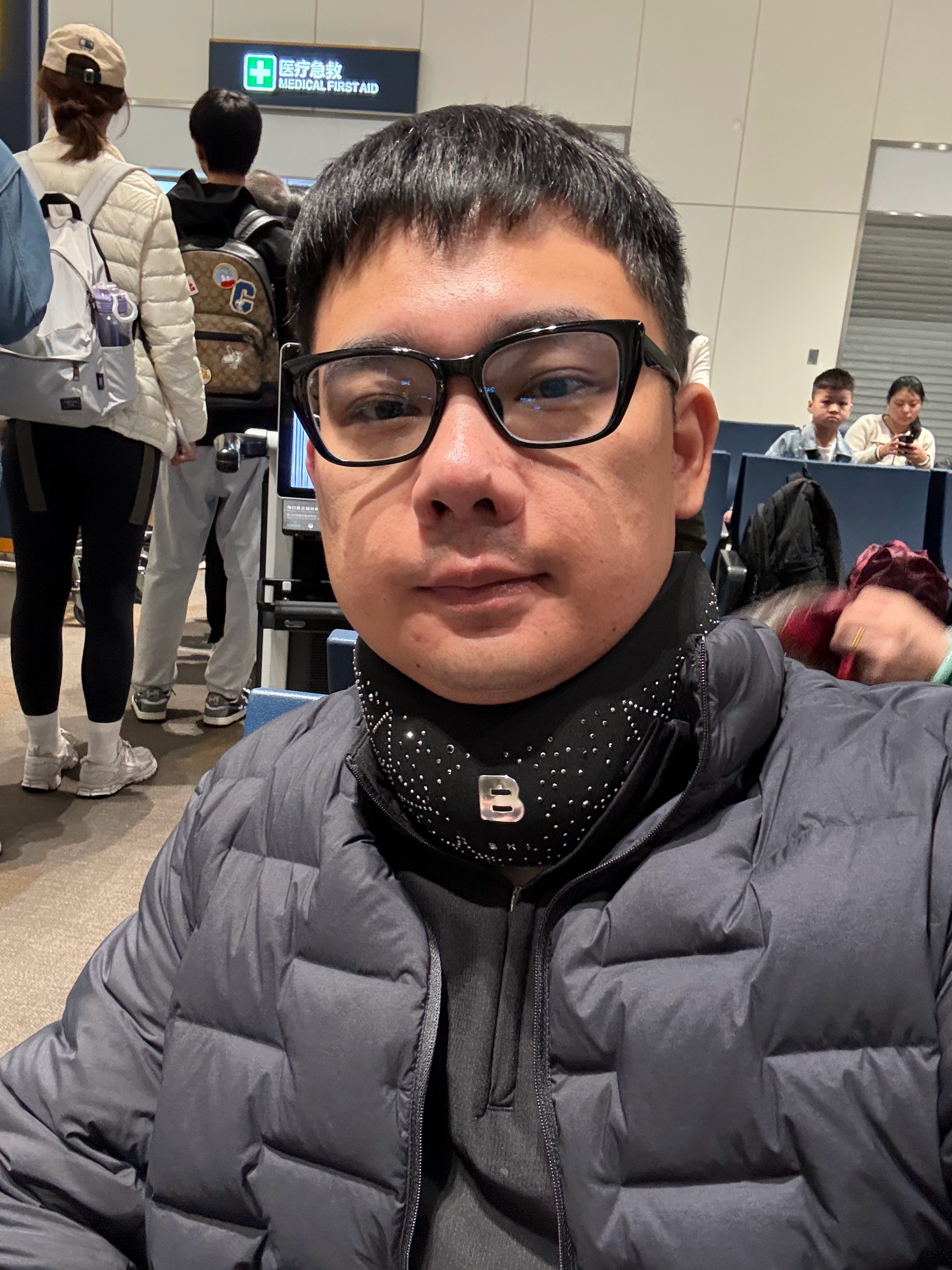 定机票的时候点错了，早上五点半就起来了，我真的无语。。。 