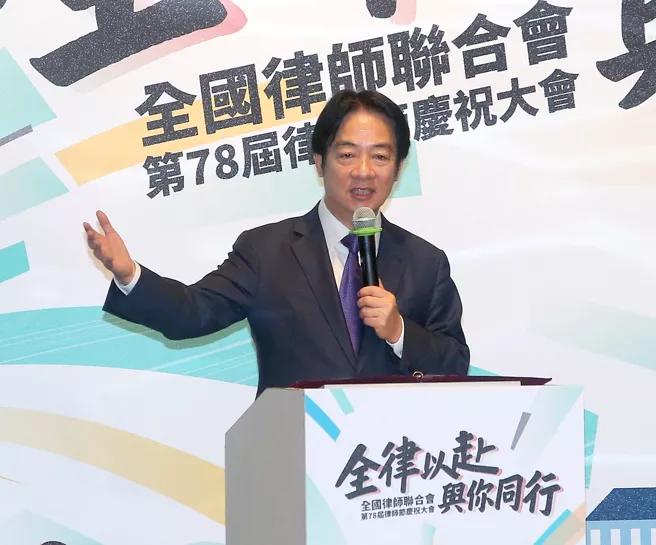 前民众党主席柯文哲获以新台币7000万元交保，但其羁押期间，在野阵营屡批执政党干