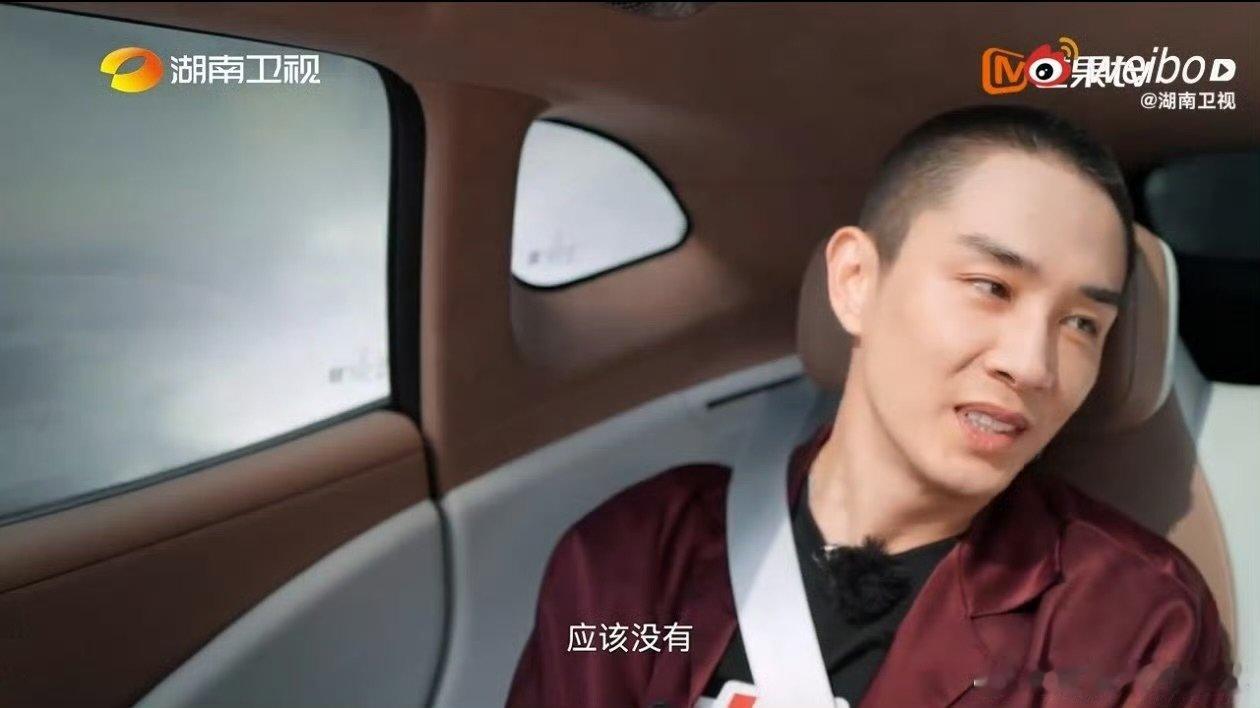 李承铉心疼戚薇的两次生育经历湖南卫视背后 看李承铉说戚薇两次为生育放弃工作，承受