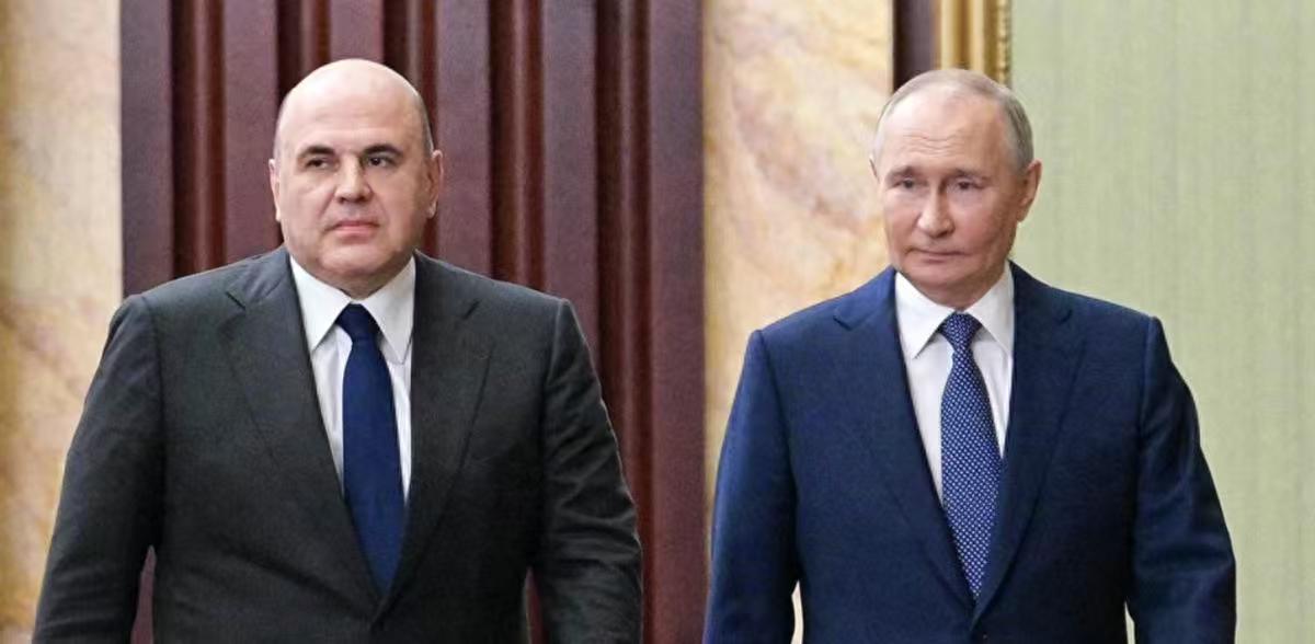 访华满载而归，俄罗斯总理米舒斯第一时间向普京汇报成果。普京听完后可以说是心情大好