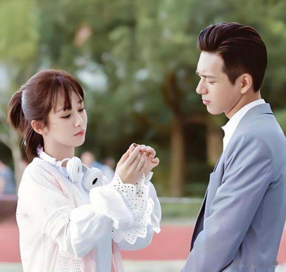 预测白玉兰入围名单，杨紫获奖的机会可能更大，肖战想要夺奖很困难，杨幂转型农妇却在