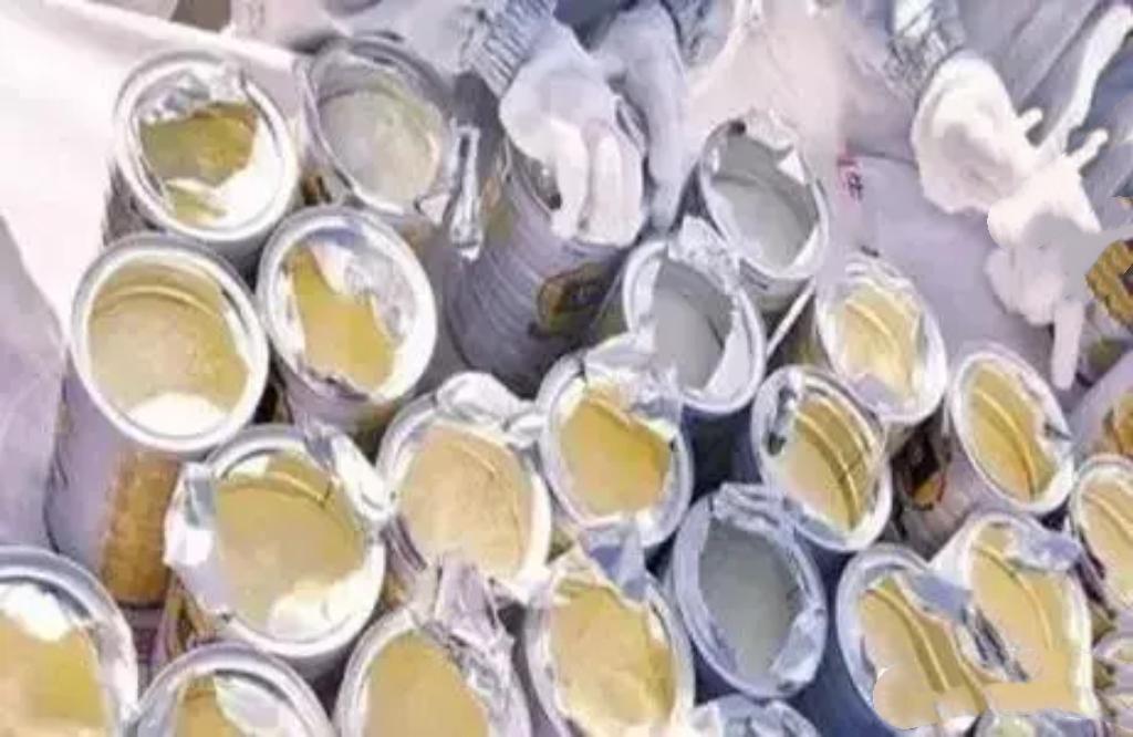 2024年8月，河南中牟警方破获一起假奶粉案，犯罪团伙用奶精、淀粉勾兑奶粉，伪造