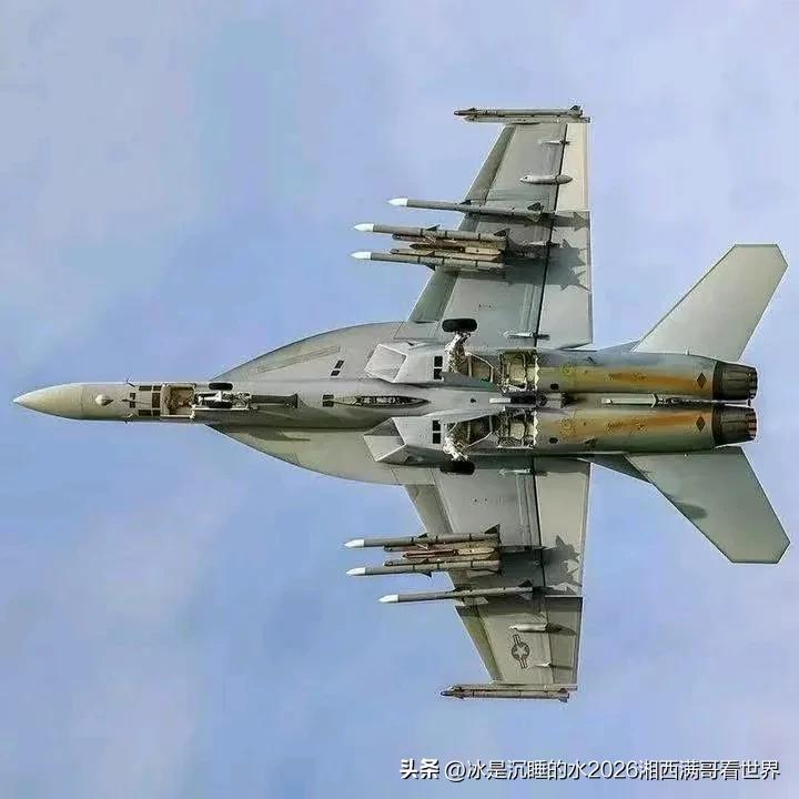 今天外电报道，美国的一架“超级大黄蜂”战斗机又被伊朗防空力量给击落了，坠毁在印度