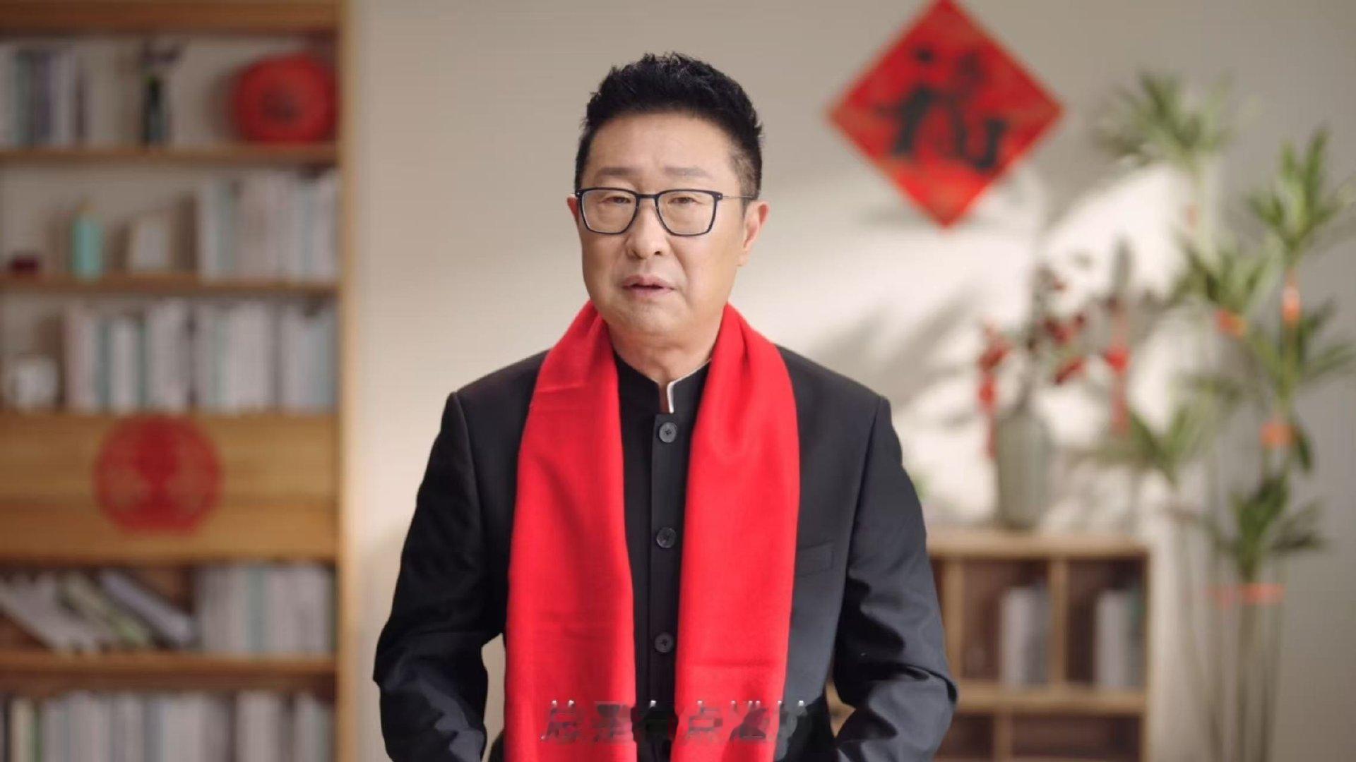 林永健说怕过春节 看到热搜瞬间穿越回春晚！当年《装修》里的“黄大锤”一抡，年味直