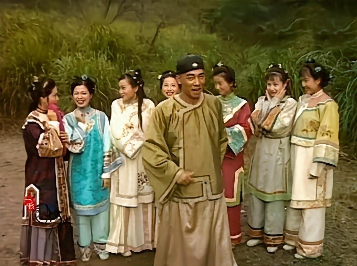 [中国赞]古人常说：三妻四妾，三妻指的是哪三妻，四妾又指的是哪四妾呢？
 
（信