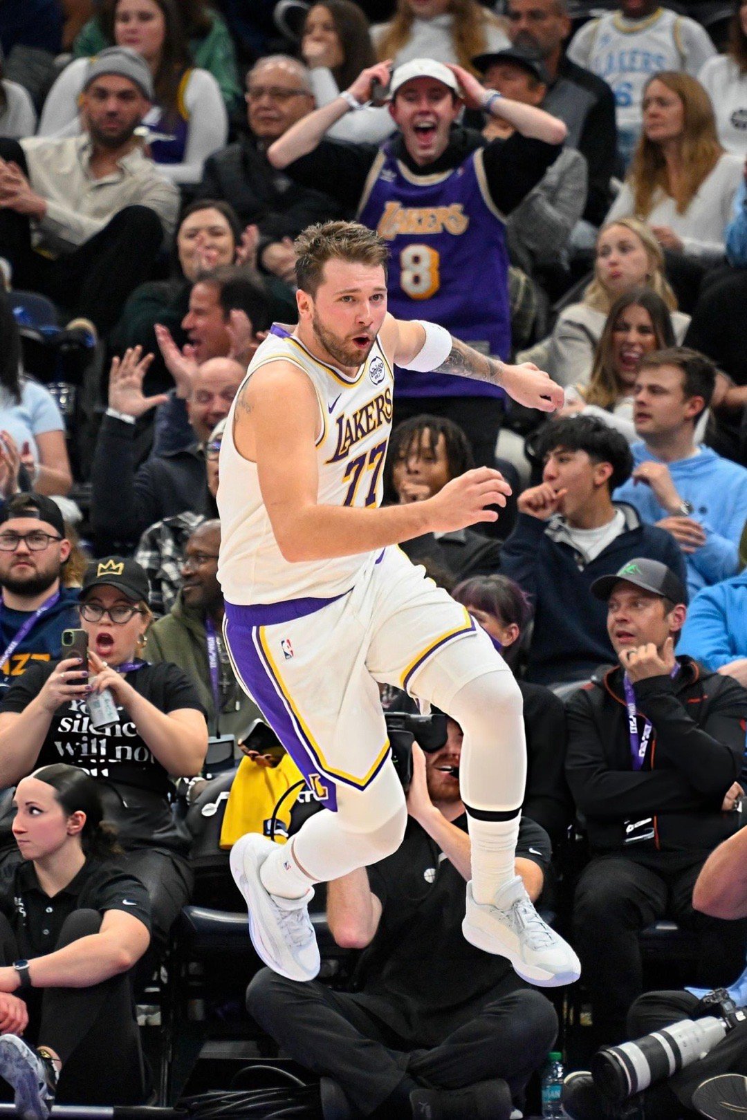 东契奇-我的评分： 东契奇-我的评分：251124常规赛G16：湖人108-10