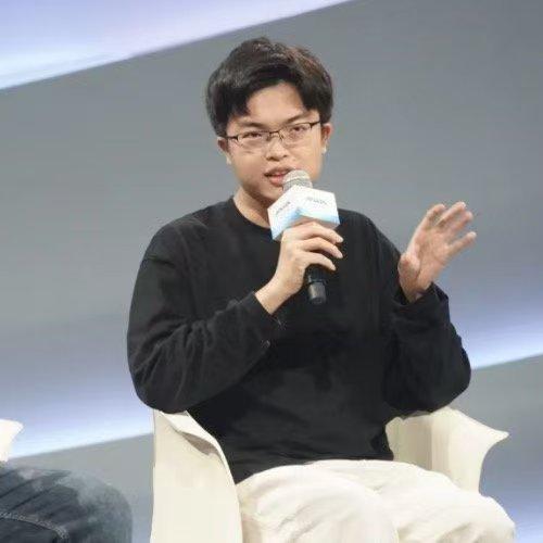 Kimi K3发布第四天，余波还没消。外面有传K3是蒸馏模型的说法，OpenAI