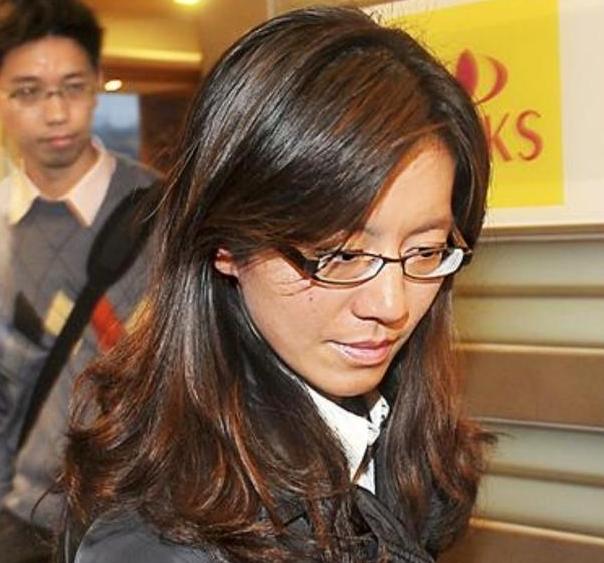 绿营“打手”检察官，这下玩完了！
之前把蔡正元自己花钱都判刑的那个女检察官陈舒怡