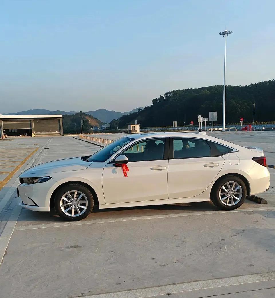 手动型格开400公里提回家，上到160公里都稳如老狗，悬挂舒服，发动机声音小，感