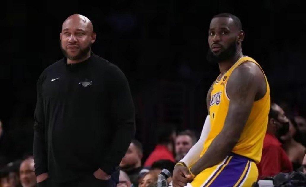 最近的10场比赛中，快船2胜8负，而赢得2场都是NBA杯赛！这是要搞个季中赛冠军