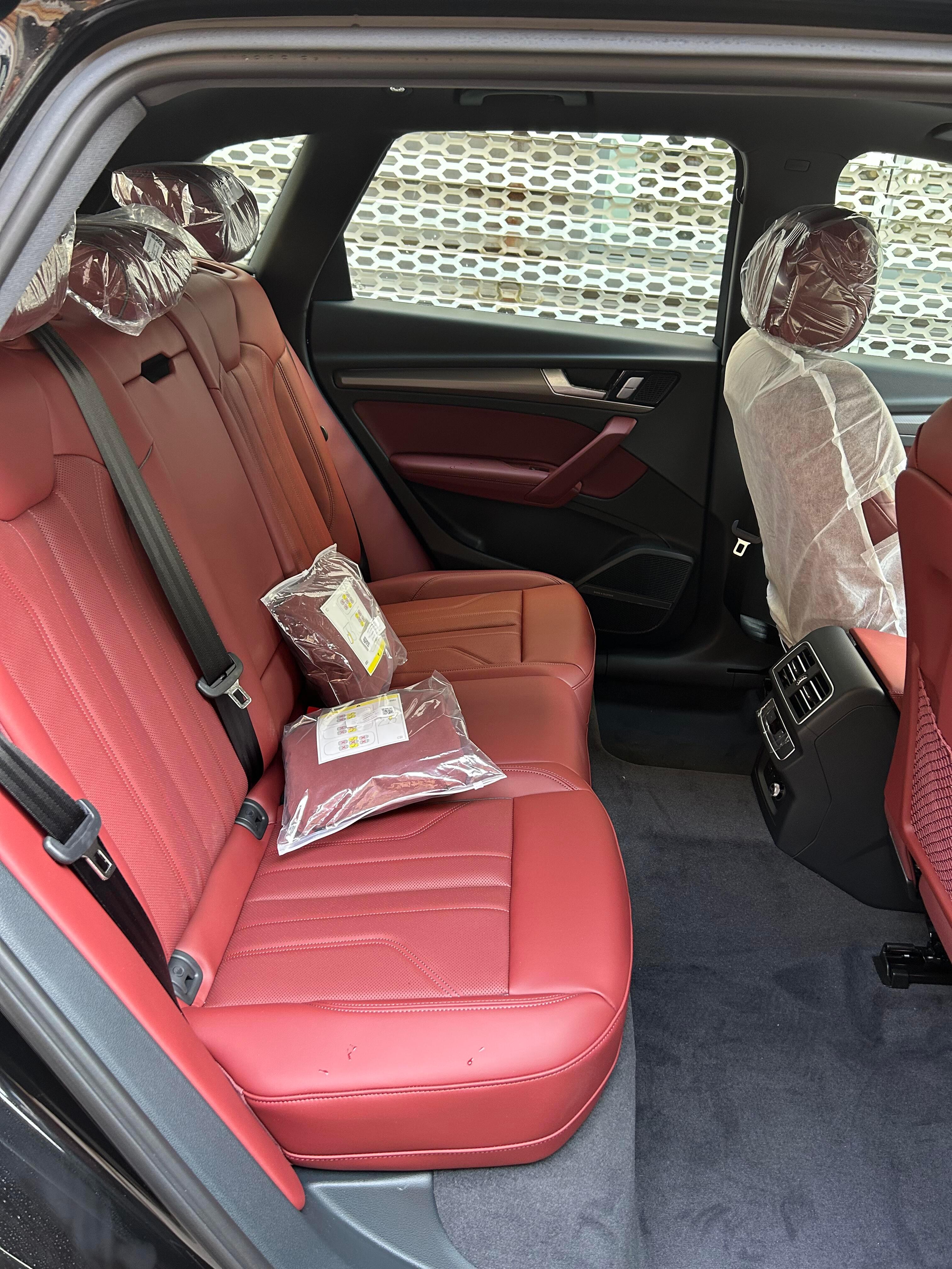 刚刚给V+客户定了一台奥迪Q5 45典藏指导价39.98万裸车28万然后叠补区补