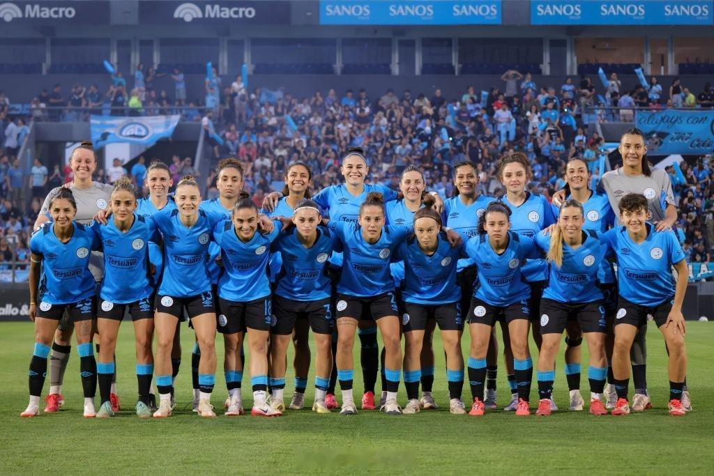 阿根廷女足👍创造队史的历史性时刻：贝尔格拉诺女足夺得2025赛季阿根廷女足联赛