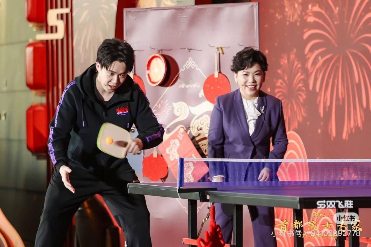 邓亚萍和王楚钦打起混双来了，玩得好开心[笑哭][赞]，
昨天是腊八节，王楚钦作为