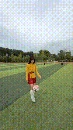 美女
国足要是有你这技术
那不得冲出亚洲
横扫欧洲[呲牙]