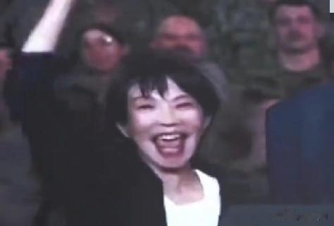 日本首相高市早苗外交场合洋相百出，竟和台湾当局人员会面，自己还炫耀。
会见特朗普