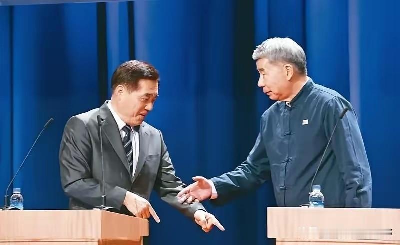 意外，张亚中选票只得到 2000 多票。

张亚中校长有水平，有理论，坚持九二共