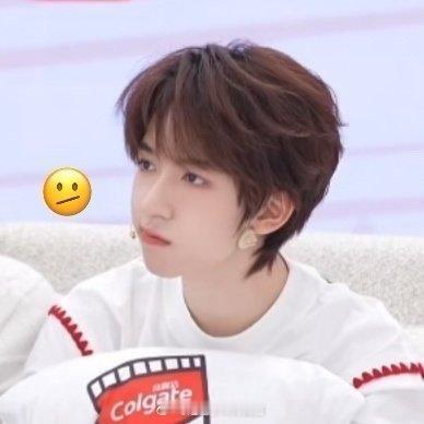 贺峻霖这会知道冷热了吧 当年轻偶像的“家庭梗”遇见资深演员的“阅历梗”，产生了奇