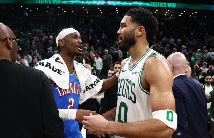 前湖人冠军中锋、现北京大外援麦基做客直播间解说湖人VS火箭G4，并对本赛季NBA