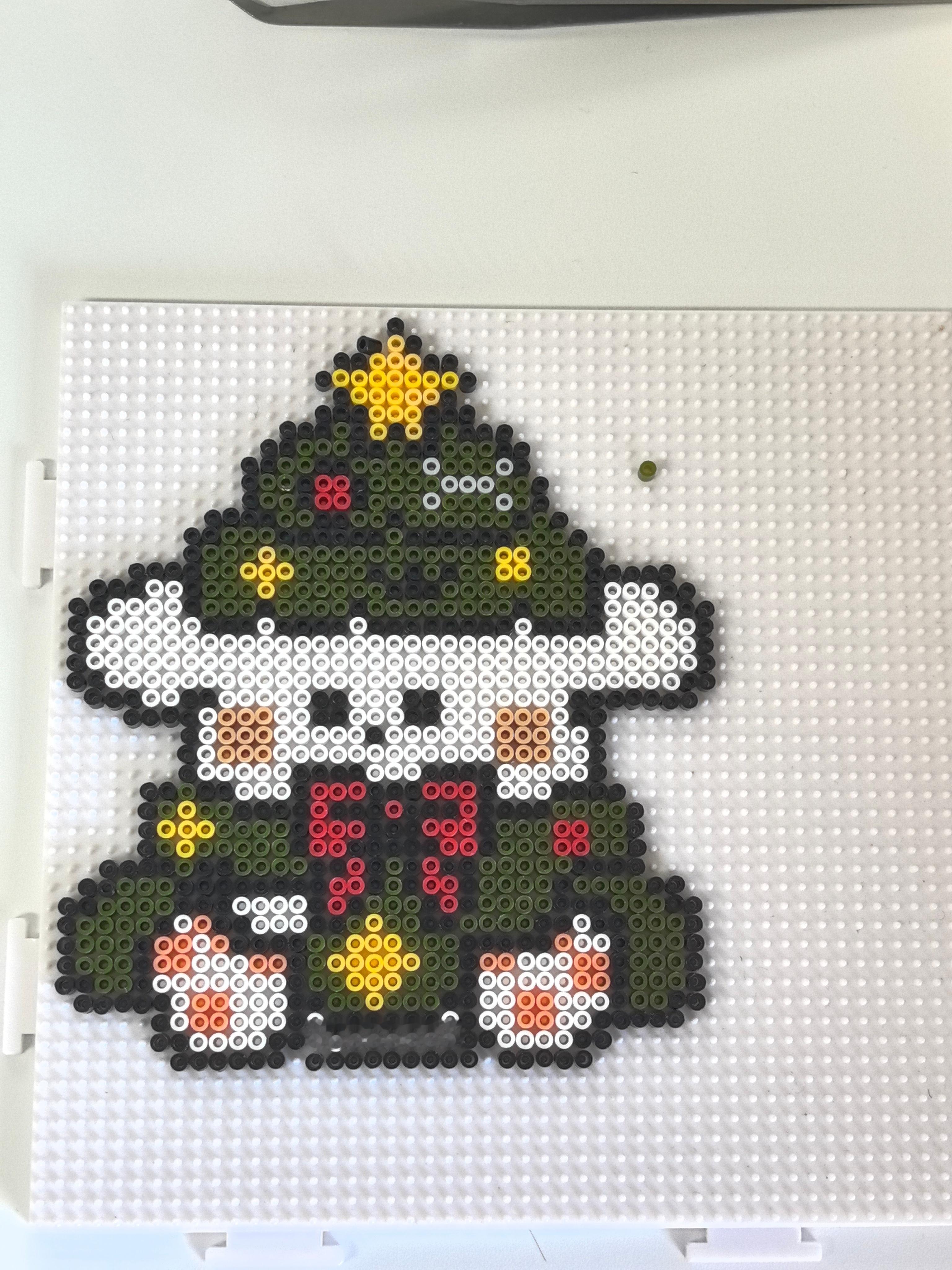 第一次拼豆，拼了两个小时，结果去烫的时候发现其他人拼得比我小一圈