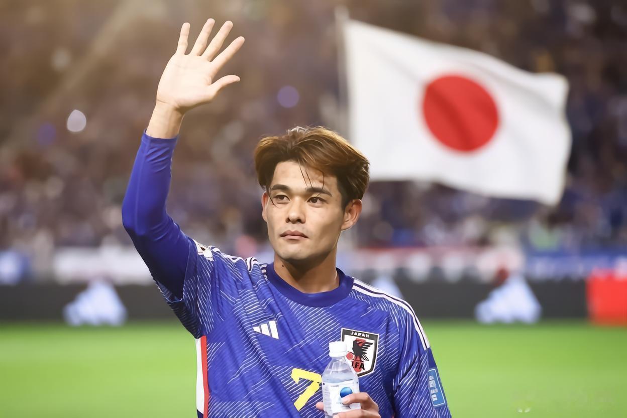 卷入性侵案的佐野海舟，弟弟也是日本国脚。世界杯 
 
佐野海舟（兄）
 
- 生