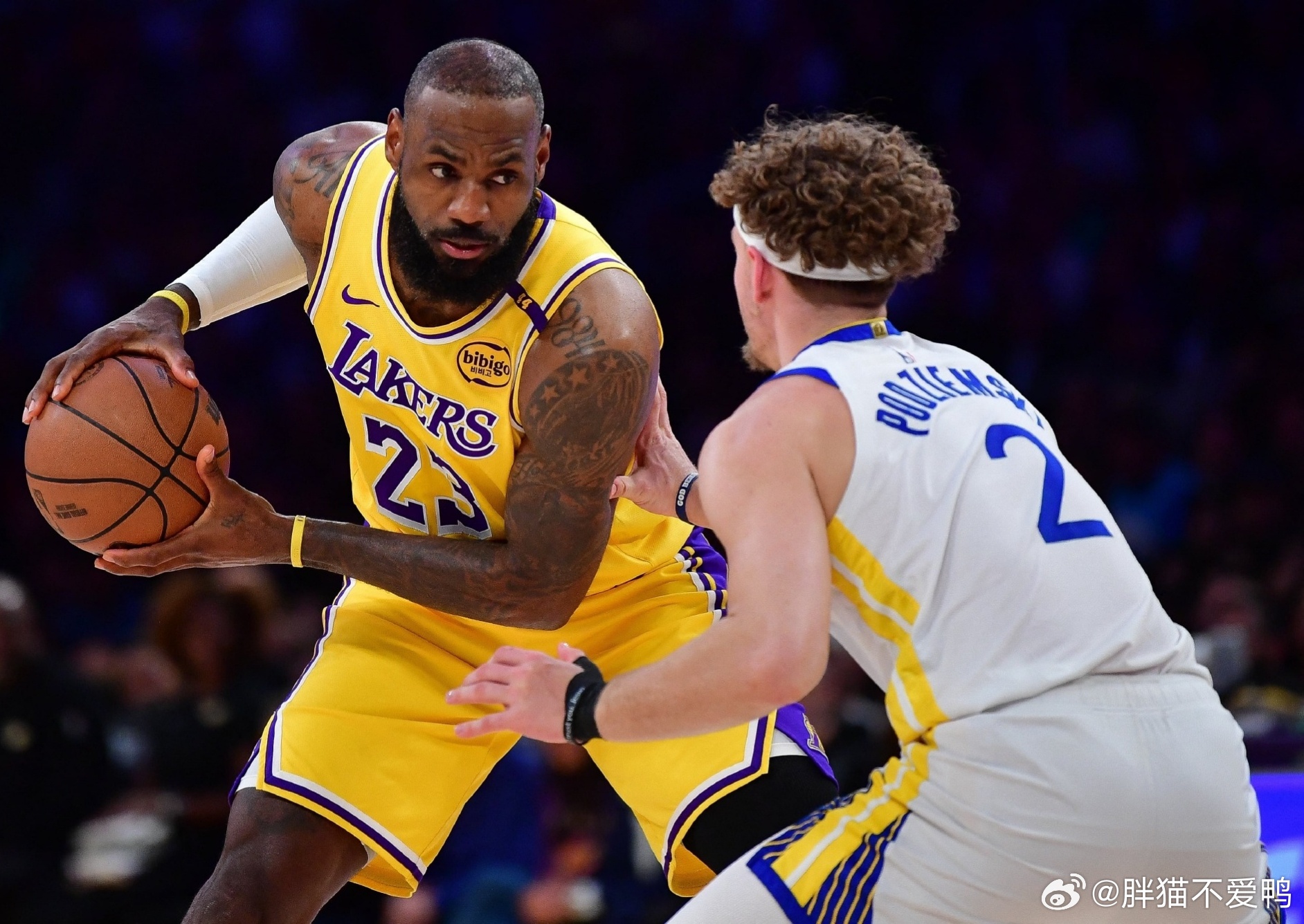 湖人勇士明日比赛预告！ESPN这次预测湖人胜率只有45.3%！而勇士高达54.7