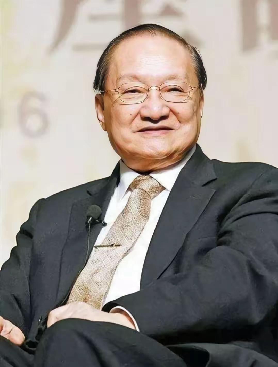 金庸作品射雕英雄传，讲的是武侠故事，历史背景是南宋\金\蒙的斗争。
其时，蒙古崛