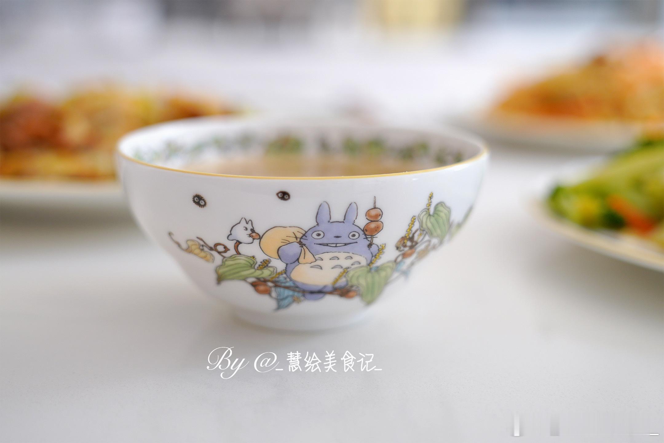 吃晚饭~炒三丝、卷心菜炒肉、蒜蓉西蓝花、绿豆粥、小番茄~#好好吃饭##我的美食日