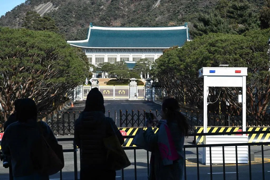 韩国总统府青瓦台就美国总统特朗普扬言上调对韩关税一事表示，美国政府未正式通知韩方