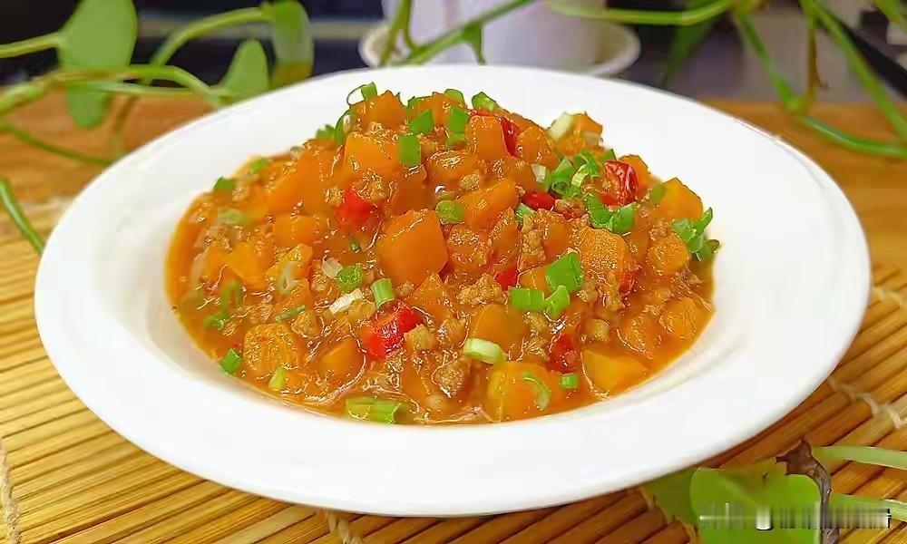 千万别错过！秋天这“黄金瓜”和肉沫是绝配，香甜软糯，我家一周吃5次！

最近这天