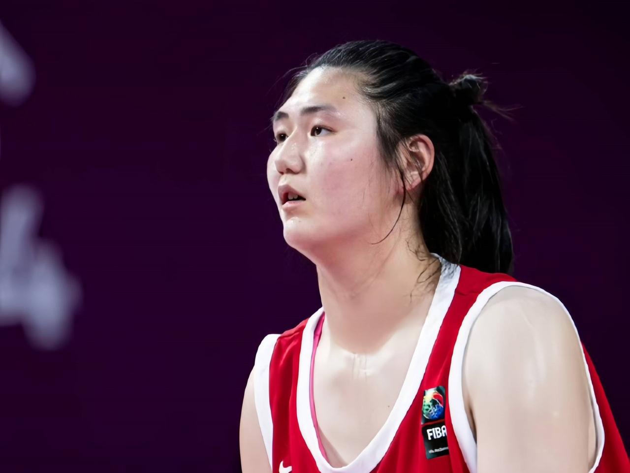 中奥女篮对抗赛二番战，中国女篮再次以2分劣势输给澳大利亚。这场比赛输的属实可惜。