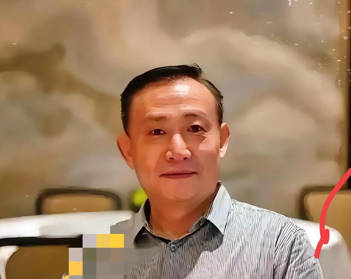 老卢这次真的急了，我也跟着冒了一身冷汗。
​盯着“十五五”规划，他嗅出了华盛顿共