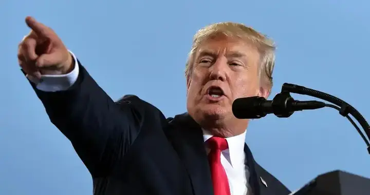 买岛不成加关税，英法德等8国被特朗普暴击，中国战略契机来了