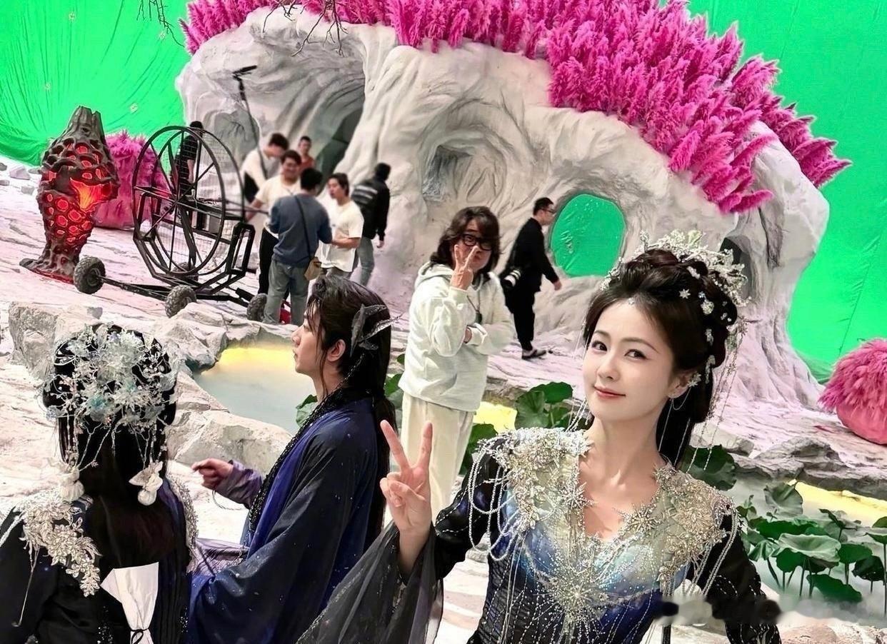 白鹿替身的长相不输她本人，如今剧组替身的颜值标准越来越高了。 