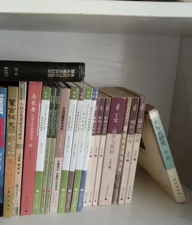 残废啦，看不了书[流泪]
原有的收藏也被卖了废纸！