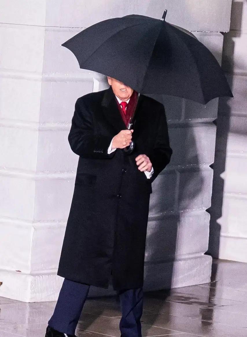 特朗普又要搞事情，北京时间11月27日（今天），美国总统特朗普发文说：“美国没有