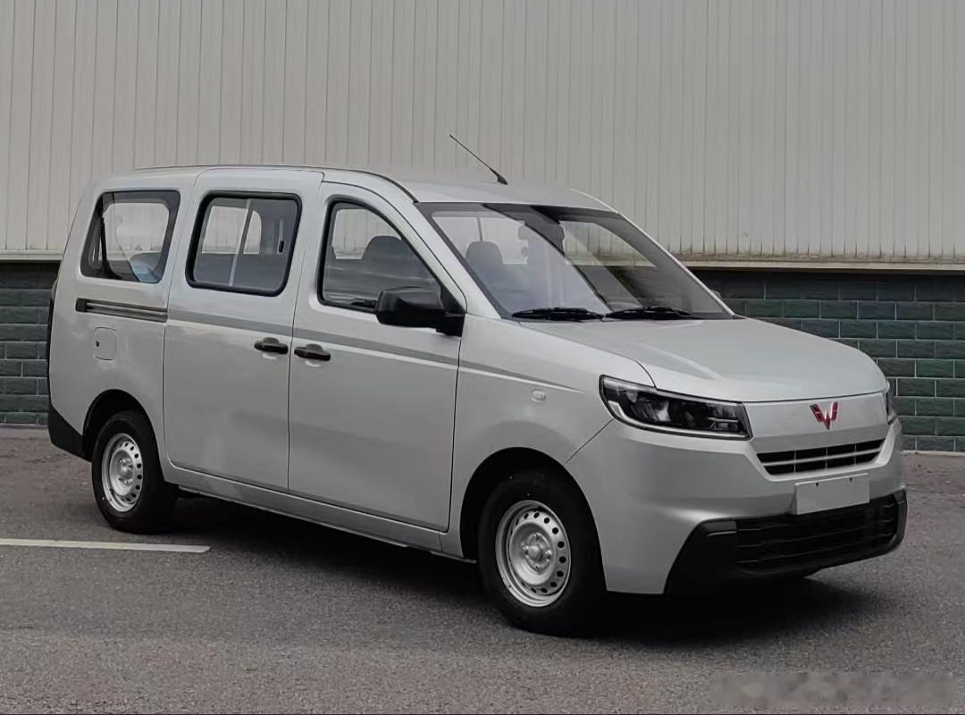 柳州后驱PROBOX？！对的对的 你没看错，最新一批工信部新车带着这是五菱荣光最