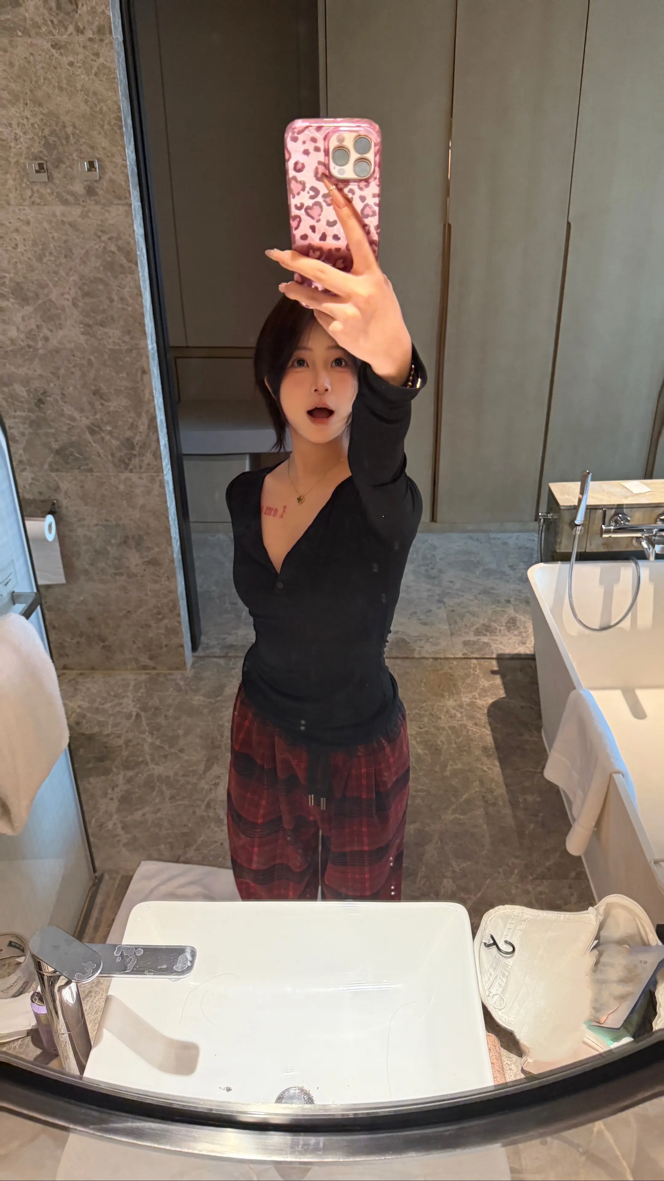 我是谁不重要 重要的是你遇到我多少次都会爱上我