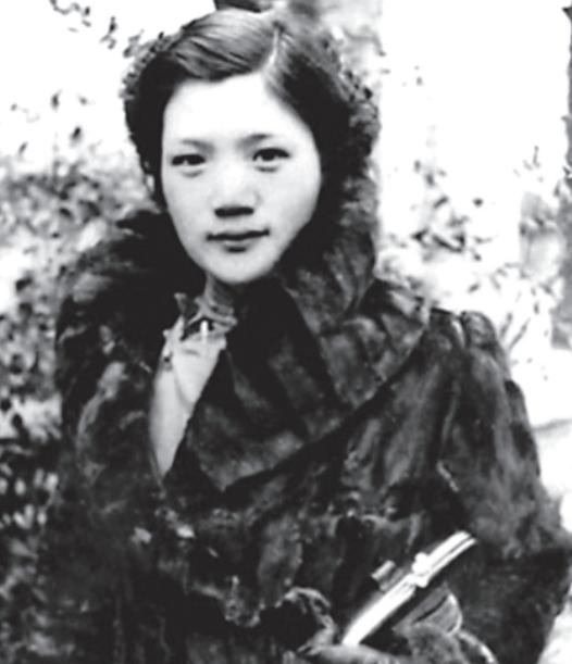 1930年她接到暗杀周恩来密令，紧急致电陈赓：今晚电影，看不成了。这句简短又隐秘