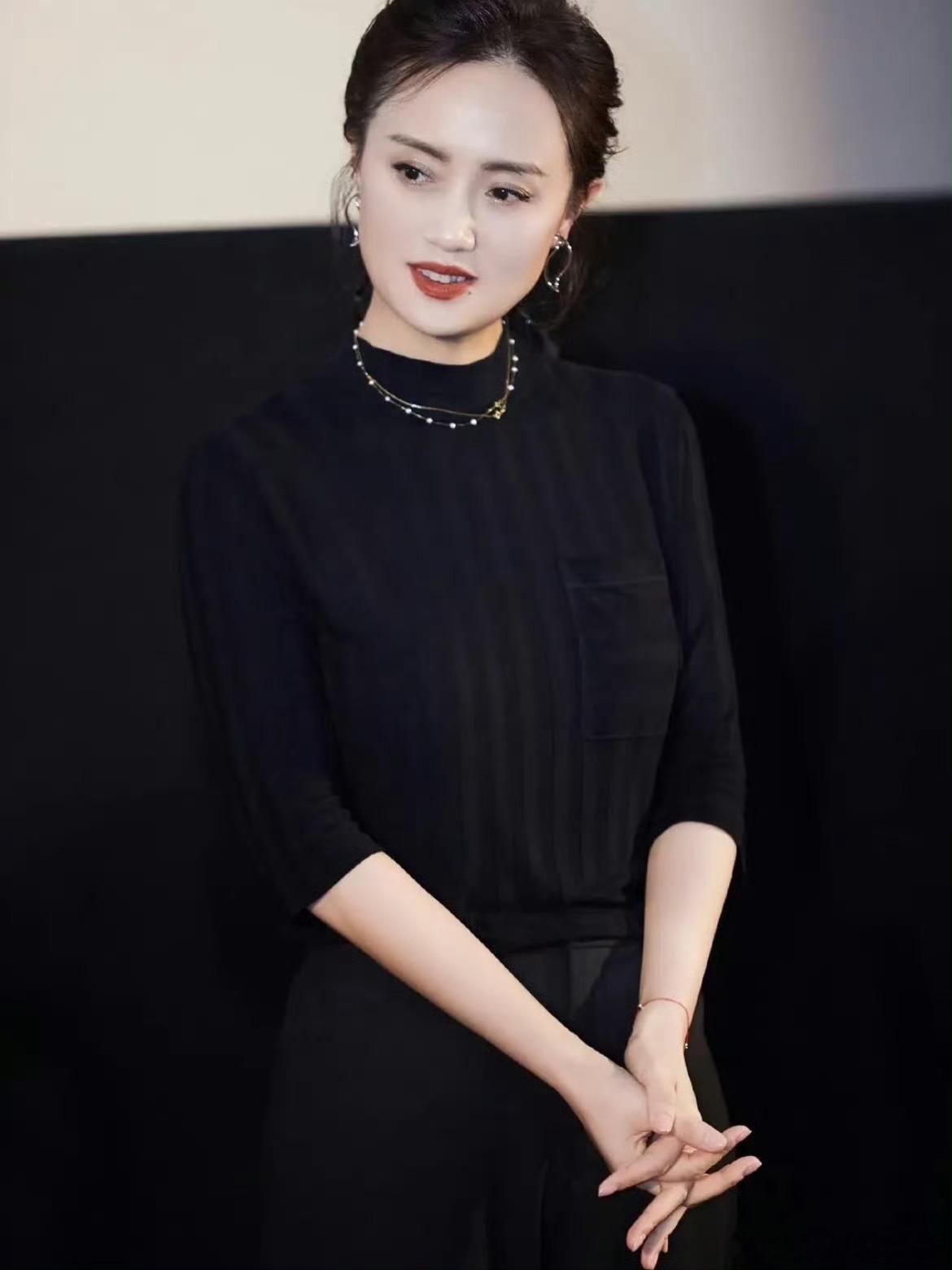 朱媛媛去世朱媛媛刚杀青 挺喜欢的一位演员，愿天堂没有病痛！一路走好！[蜡烛][蜡