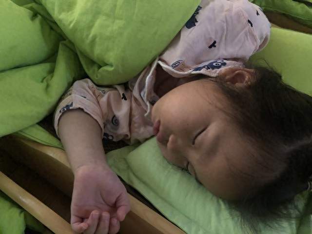 别傻了！幼儿园午睡暗藏套路，老师从不交底，入园父母一定要看清