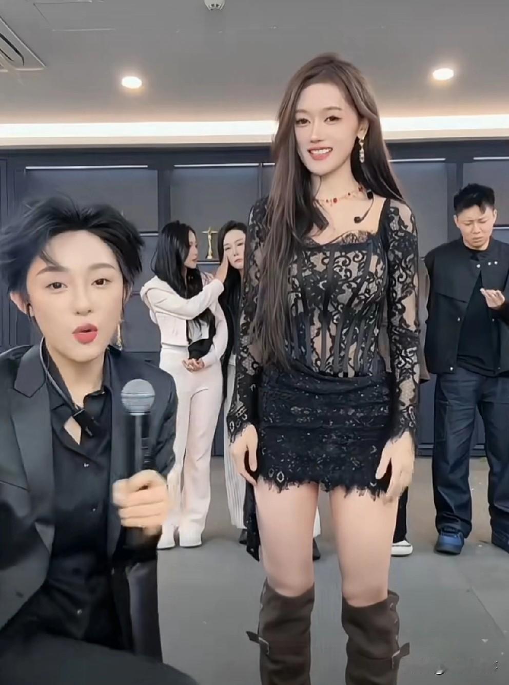 娜美问徒弟大墨几位数存款？

          娜美说徒弟大墨买了两套房手上还