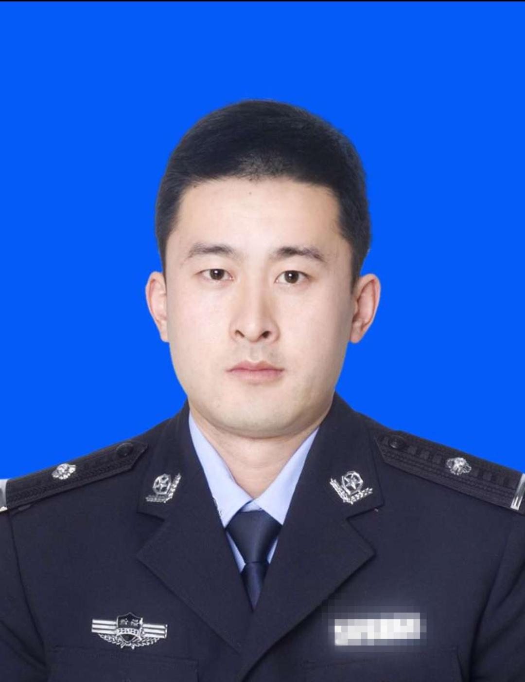邹伟（1988年3月—2019年4月5日），新疆塔城托里县人，大专学历，三级警司