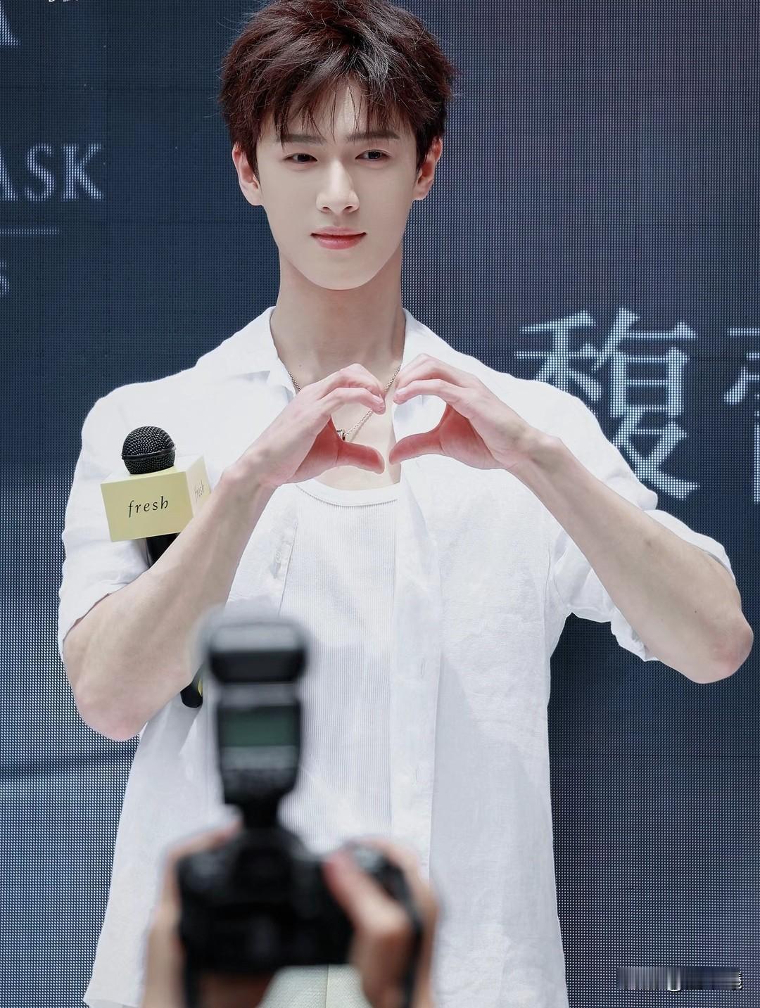 在看不到方向的时候，持续行动，本身就是方向！
我的内在的力量是—我相信我自己
面