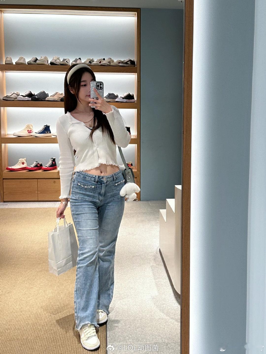 #英雄联盟S14# #英雄联盟# #2024LPL# 解说Kitty分享日常美照