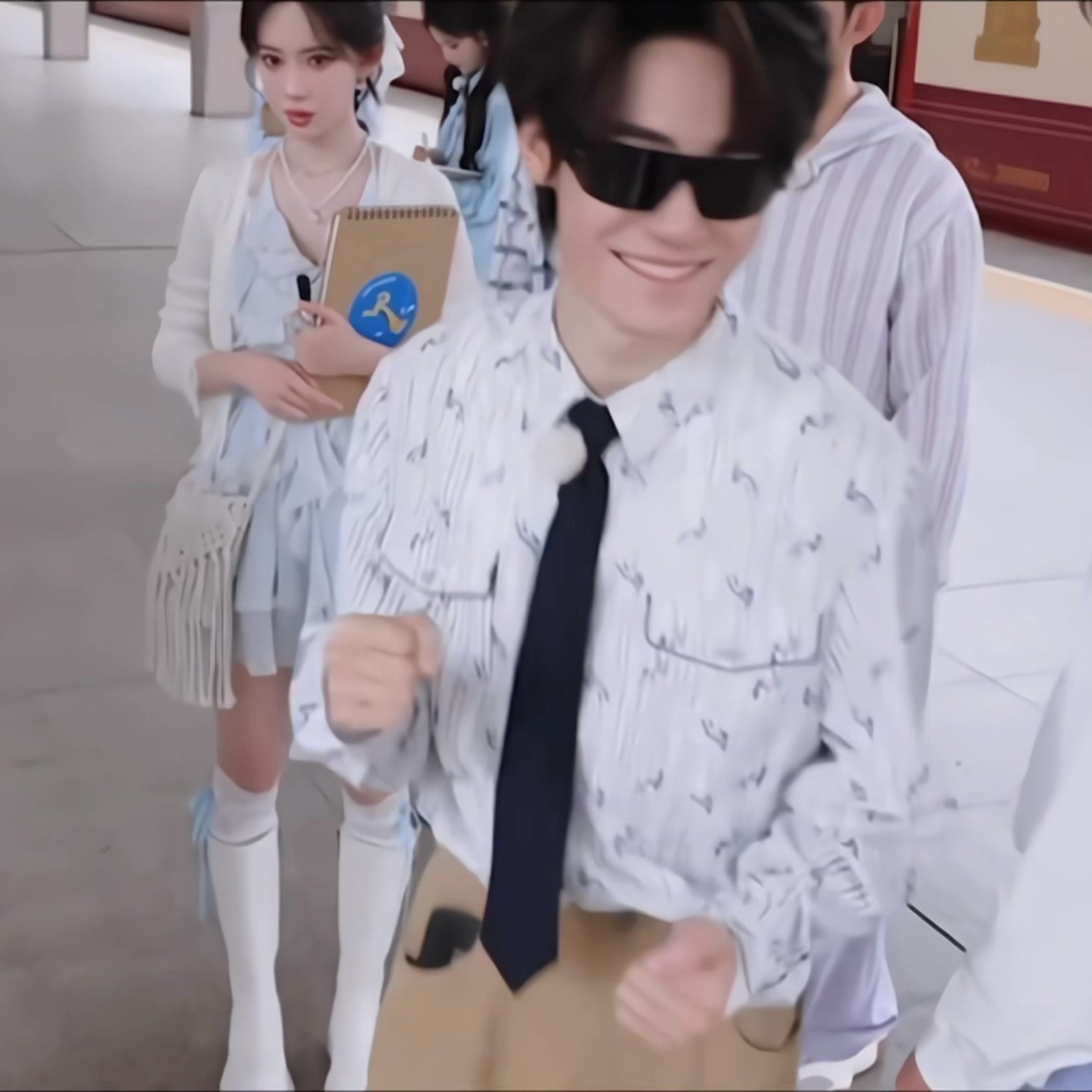 嘚瑟劲儿张真源奔跑吧 