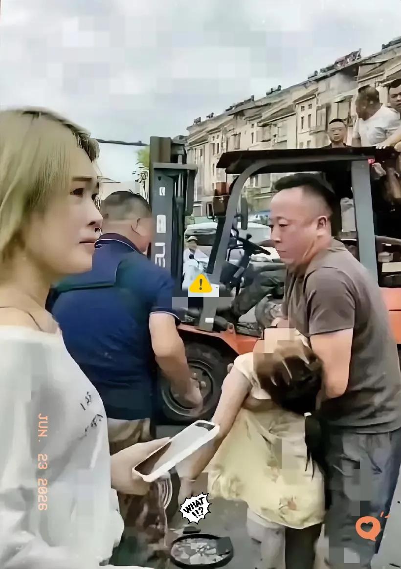 广德那起车祸，
想起来令人后怕，
我老婆每天都骑电瓶车接送孩子

上学放学，每次