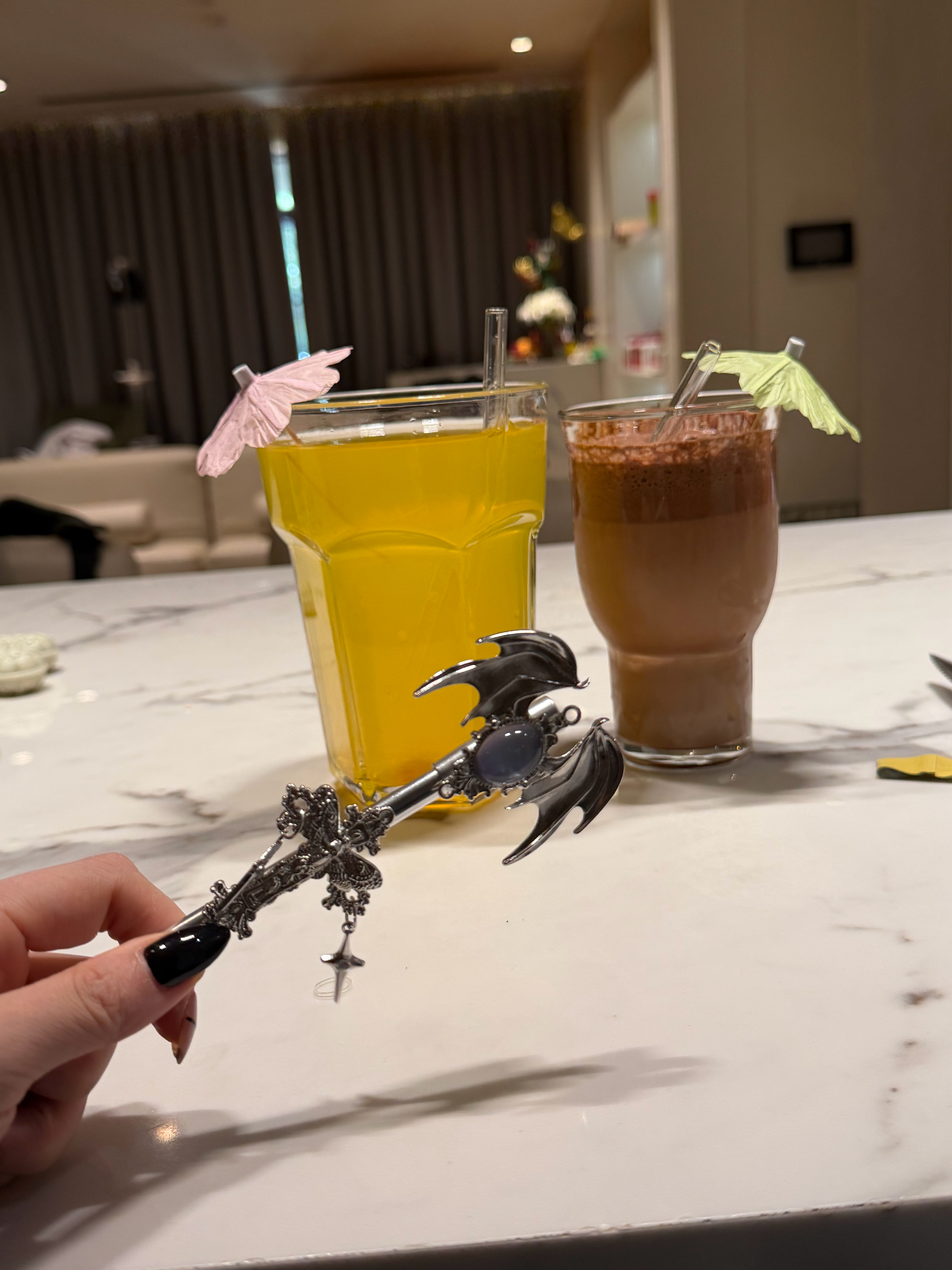 睁眼就是两杯 热爱生活中 ​​​