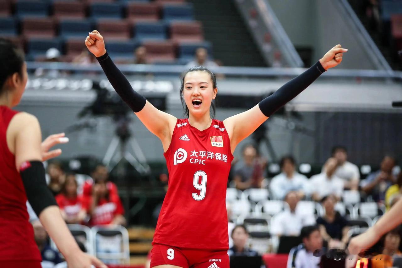 打完全运会基本就会退役的女排运动员：

1、中国女排奥运冠军、世界杯最佳二传：丁