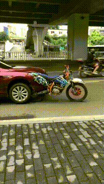 一眼看去还以为谁改装的