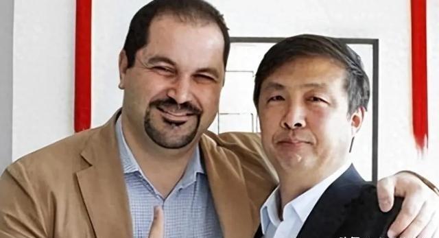 八年前中美博弈最凶时，所谓“专家”马臣公然狂言：中国快向美国低头！交出发展权才能